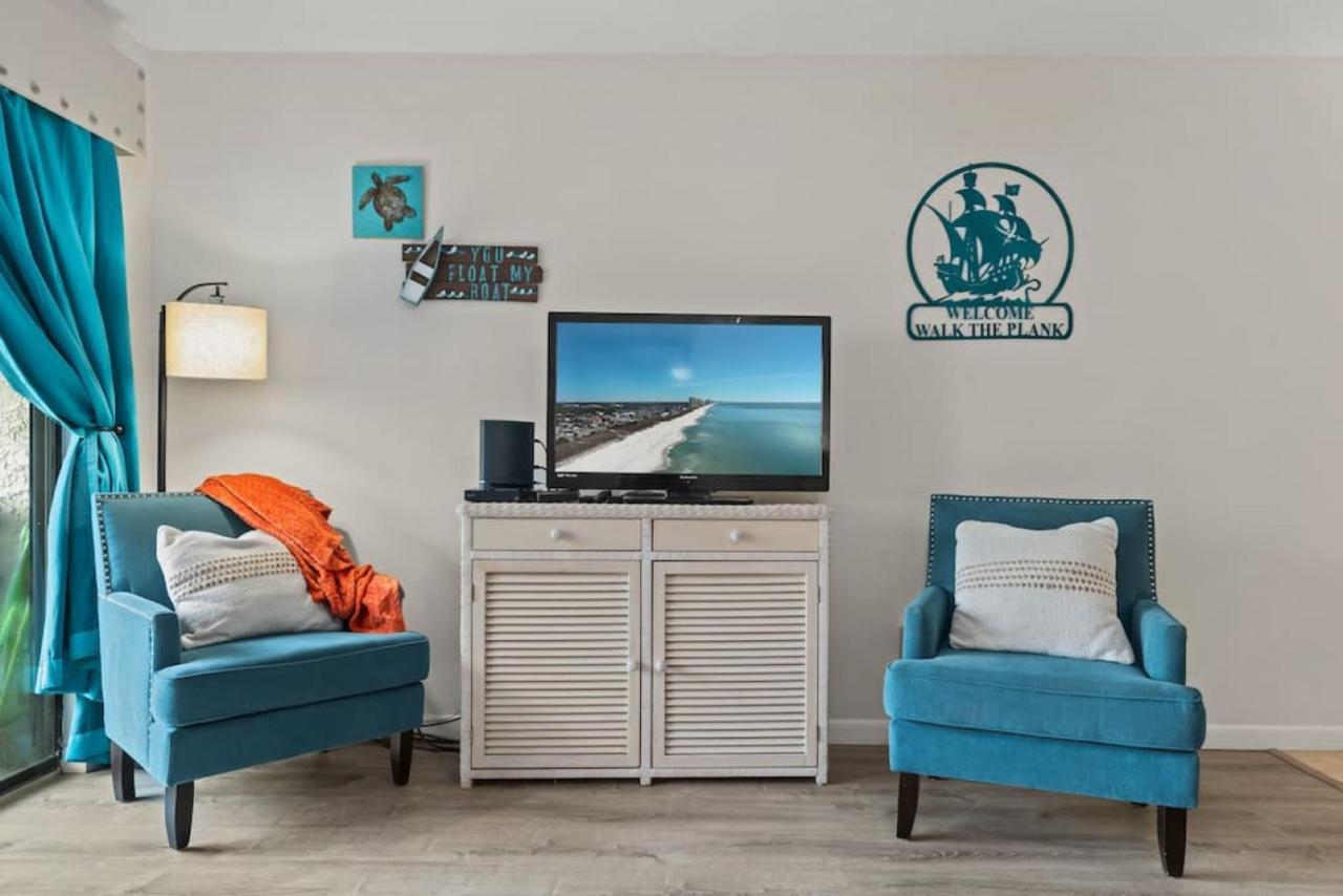 Experience Starlit Nights From Beach Happy'S Balcony Overlooking The Community Pool At Beachwalk Villa Панама Сити Бийч Екстериор снимка