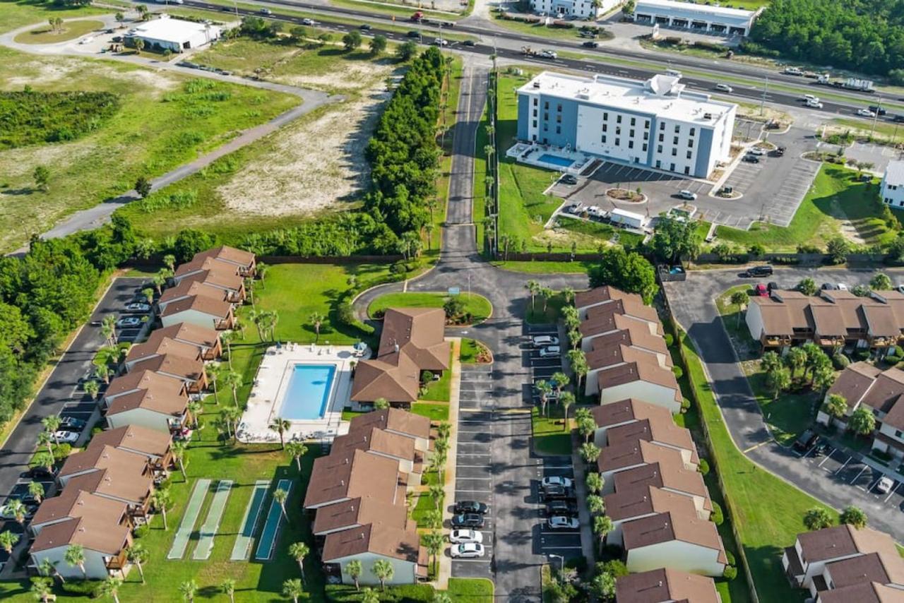 Experience Starlit Nights From Beach Happy'S Balcony Overlooking The Community Pool At Beachwalk Villa Панама Сити Бийч Екстериор снимка